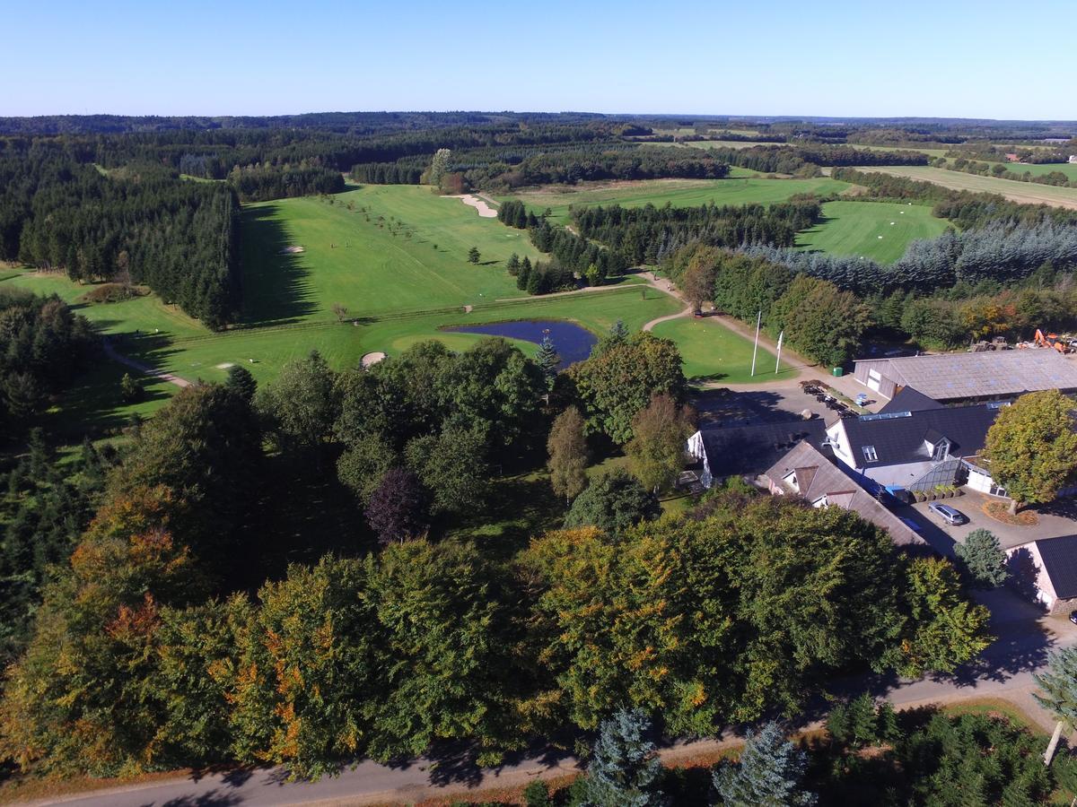 Tollundgaard Golf Park & *